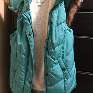 GreenTea Puffy Vest with Fur Hood (Small)